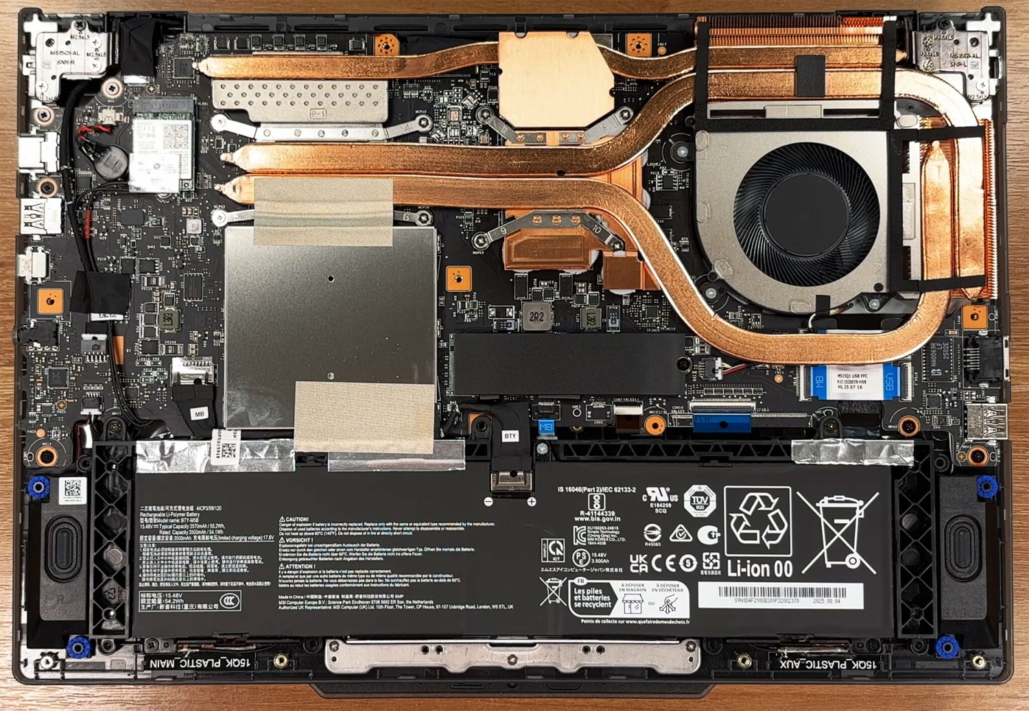 Internal Photo of MSI Cyborg 15 B2RW 144HZ LCD screen display panel non-touch (Cyborg 15 B2RW)